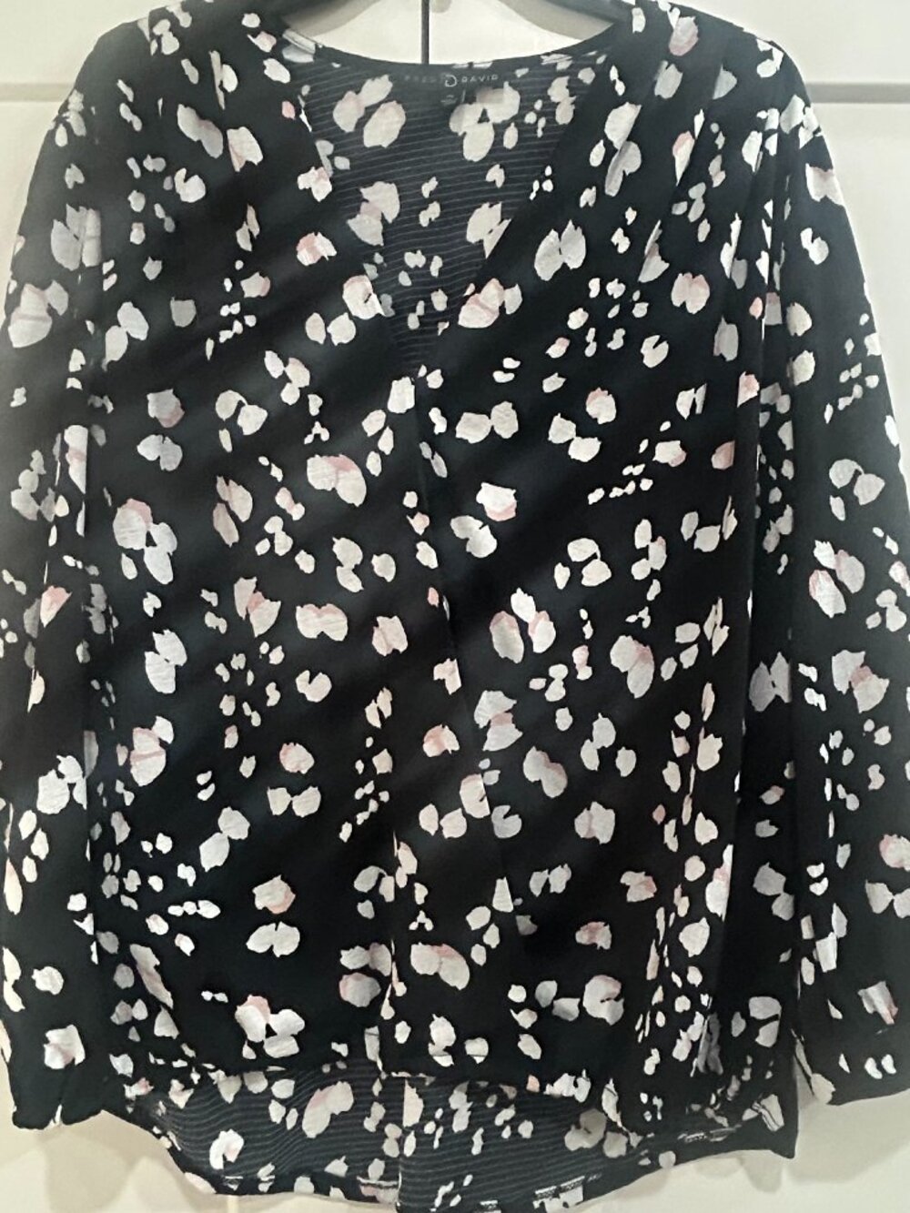 Black Floral Print V-Neck Blouse Women’s XL